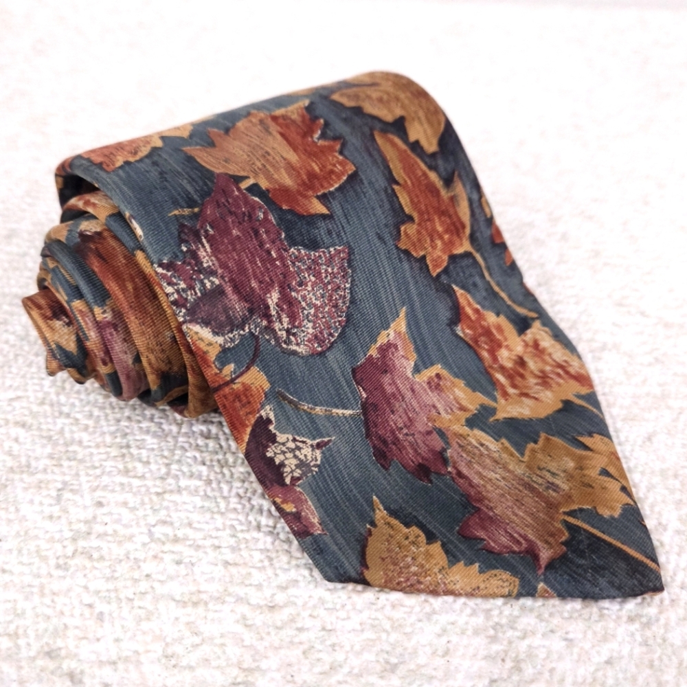 Eddie Bauer Silk Tie Fall Leaves Foliage Leaf Hand Sewn USA 62" x 4" - Picture 2 of 5